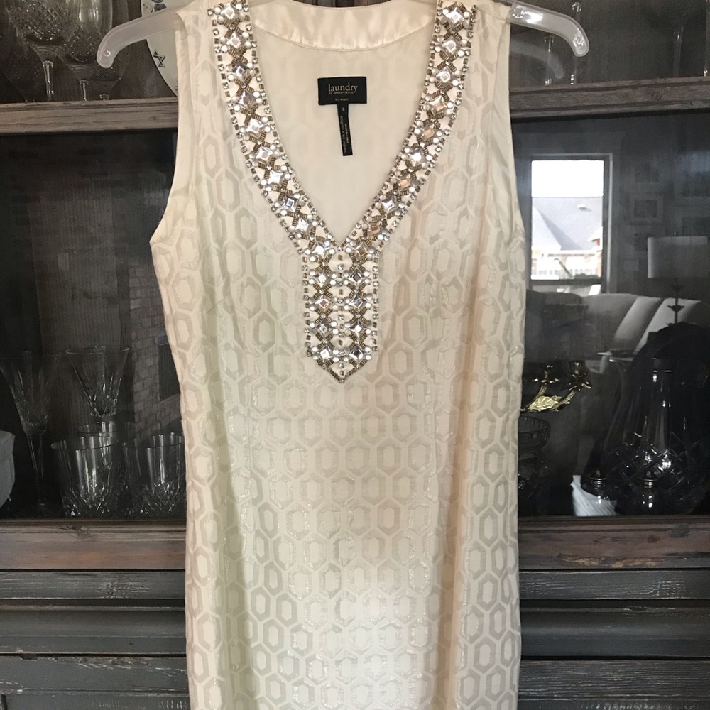 Laundry Shelli Segal white beaded neckline dress 8
